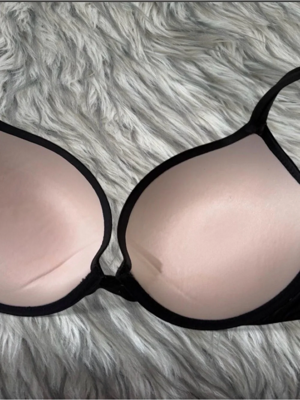 Victoria’s Secret Very Sexy Push Up Bra 32DD Black Padded Rhinestone